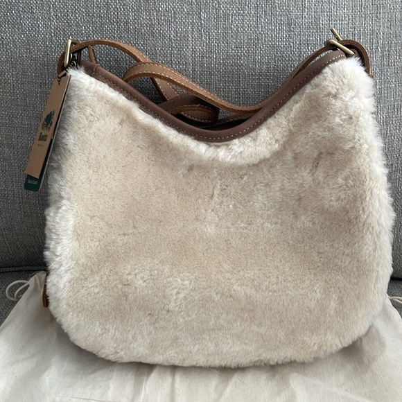 NWT Roots Small Lexi Bag in Shearling - Picture 4 of 11